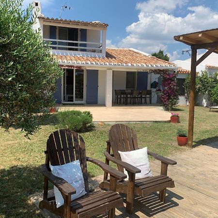 maison en Camargue Saintes-Maries-de-la-Mer Exterior foto